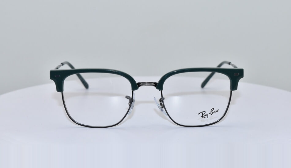 black framed rayban glasses