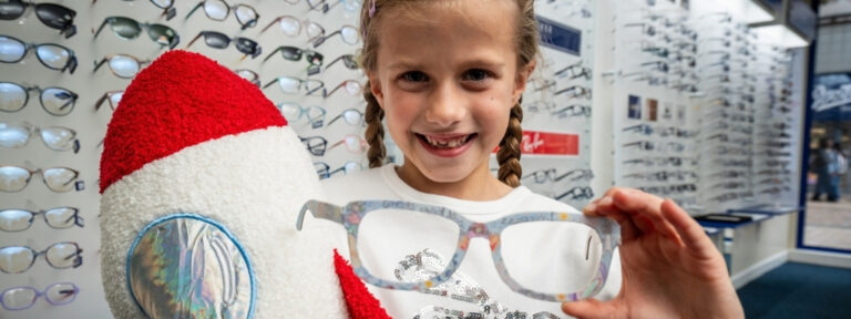 Eva has a winning eye for out-of-this-world specs image